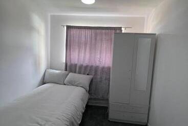 پانسیون 7 Venus Road Room 1