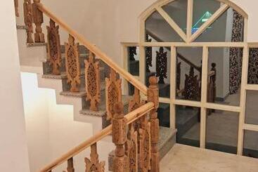 پانسیون 7crystal Road