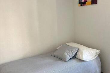 پانسیون Basel Stadt Gundeldingen Zimmer 401, Wc In The Hallway, Outside The Room