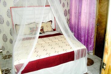 پانسیون Home From Home