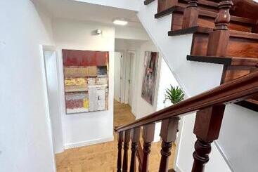 پانسیون Oeiras Beach Suites 7 With Private Bathroom And Terrace