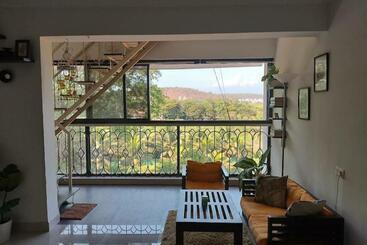 پانسیون Penthouse By Cozy Homes