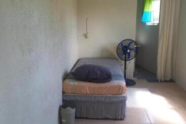 پانسیون Yenna Home