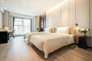 Atour Hotel Chengdu East Station Greenland 468 Center