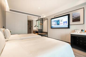Atour Hotel Chengdu East Station Greenland 468 Center