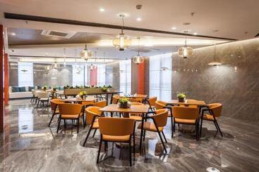 Atour Hotel Shenyang South Station Quanyun Road