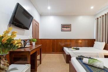 هتل The Khmer House Villas