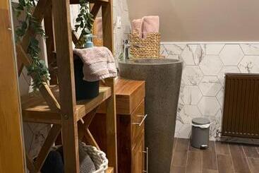 تختخواب و صبحانه Grande Chambre Confortable