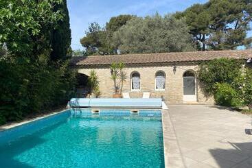 تختخواب و صبحانه Le Patio Aux Oiseaux