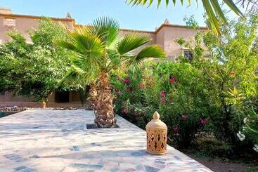 تختخواب و صبحانه Riad Aman Skoura