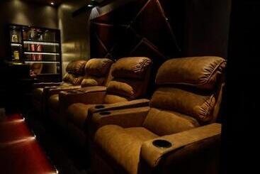 تختخواب و صبحانه Victorian Elegance Luxury Stays