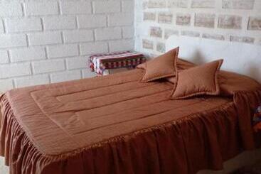 هتل Hostal Puesta De Sol