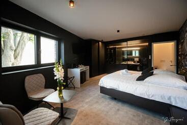 هتل Les Thermes De Spa By La Cour De La Reine Hôtel, Suites & Accès Gratuit Au Centre Thermal