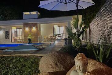 هتل Magnolia Suites