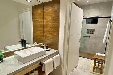 هتل Magnolia Suites