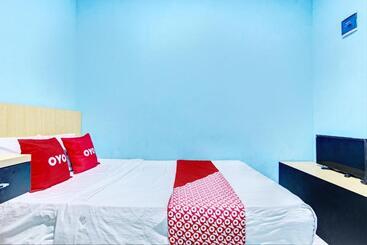 هتل Oyo 93209 Guest House Cemara 3