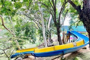 هتل Relax Camp Resort Kaeng Krachan