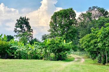 هتل Relax Camp Resort Kaeng Krachan