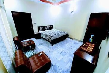 پانسیون Galaxy Inn Karachi
