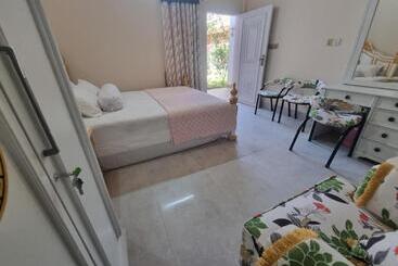 پانسیون The Cozy Nest