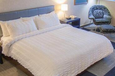 Rapid City Hotel Luxury Private Suites