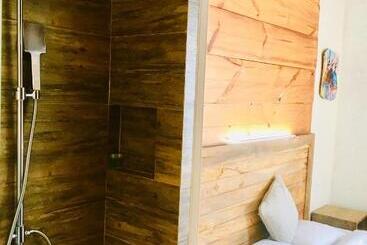 Rustic Hotel Quy Nhon Powered By Aston