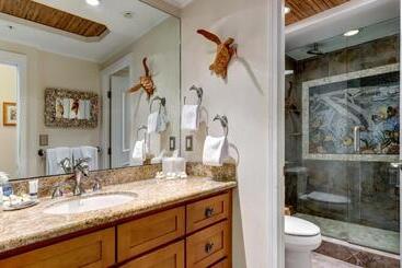The Whaler Resort: Suite 515~studio With Stunning Center Courtyard & Ocean Views