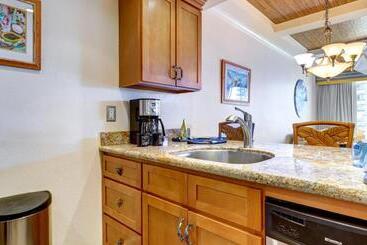 The Whaler Resort: Suite 515~studio With Stunning Center Courtyard & Ocean Views
