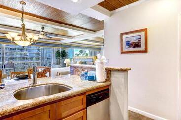 The Whaler Resort: Suite 515~studio With Stunning Center Courtyard & Ocean Views