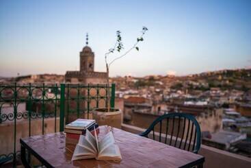 تختخواب و صبحانه Dar Usham Fes