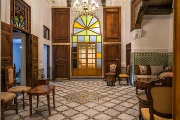 تختخواب و صبحانه Dar Usham Fes