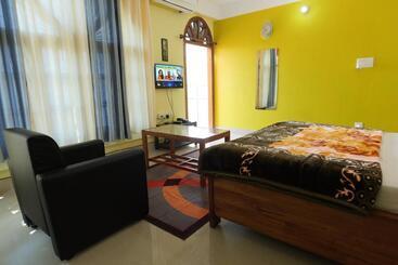 Bed and Breakfast The Transit Stay Guwati