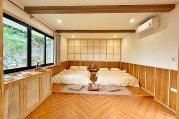 هتل A Little Hill Retreat