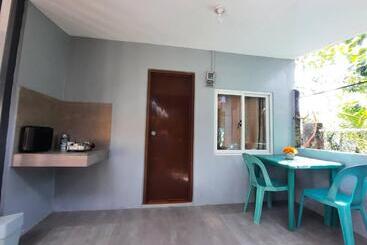 هتل کپسول Studio Type Unit   Host Homes Apitong