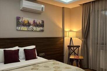 هتل Grand Delux