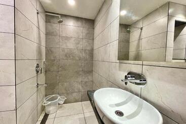 هتل Rockbay ! Puri, Swimming Pool Lift And Parking Facility Near Sea Beach & Temple Breakfast Included