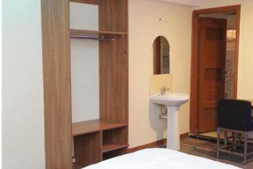 Mums Hotel & Accommodation