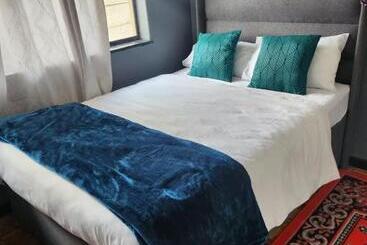 پانسیون Excel Accommodation