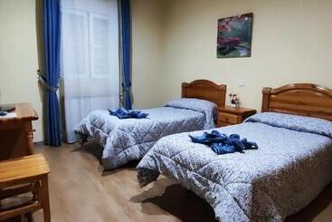 پانسیون Hostal Hotel El Chato