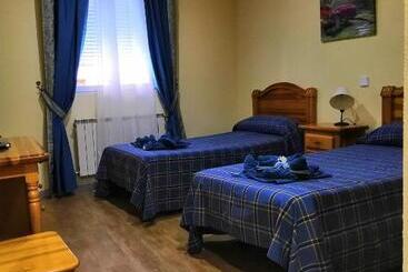 پانسیون Hostal Hotel El Chato
