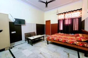 پانسیون Rk Guest House Near Airport And Golden Temple