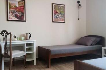 Roomsapartments Popcourt