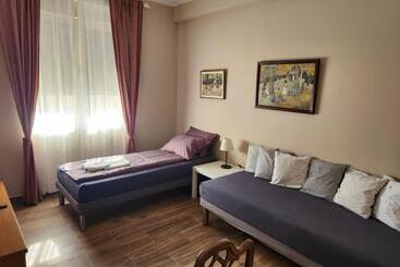 Roomsapartments Popcourt