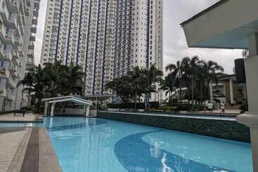 Staycation In Manila