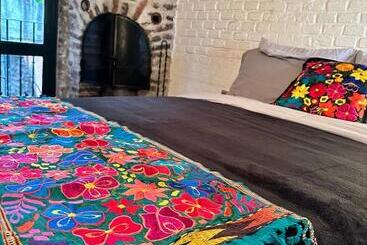 Vive En Un Castillo En Valle De Bravo