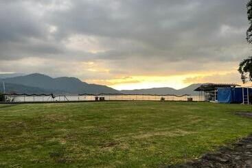 Vive En Un Castillo En Valle De Bravo