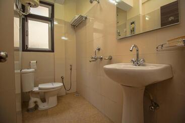 住宿加早餐  Franklein Suites At Delhi Airport