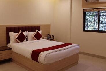 住宿加早餐  Franklein Suites At Delhi Airport