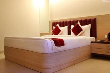 住宿加早餐  Franklein Suites At Delhi Airport