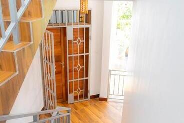 تختخواب و صبحانه Mangi Mangi Accomodation